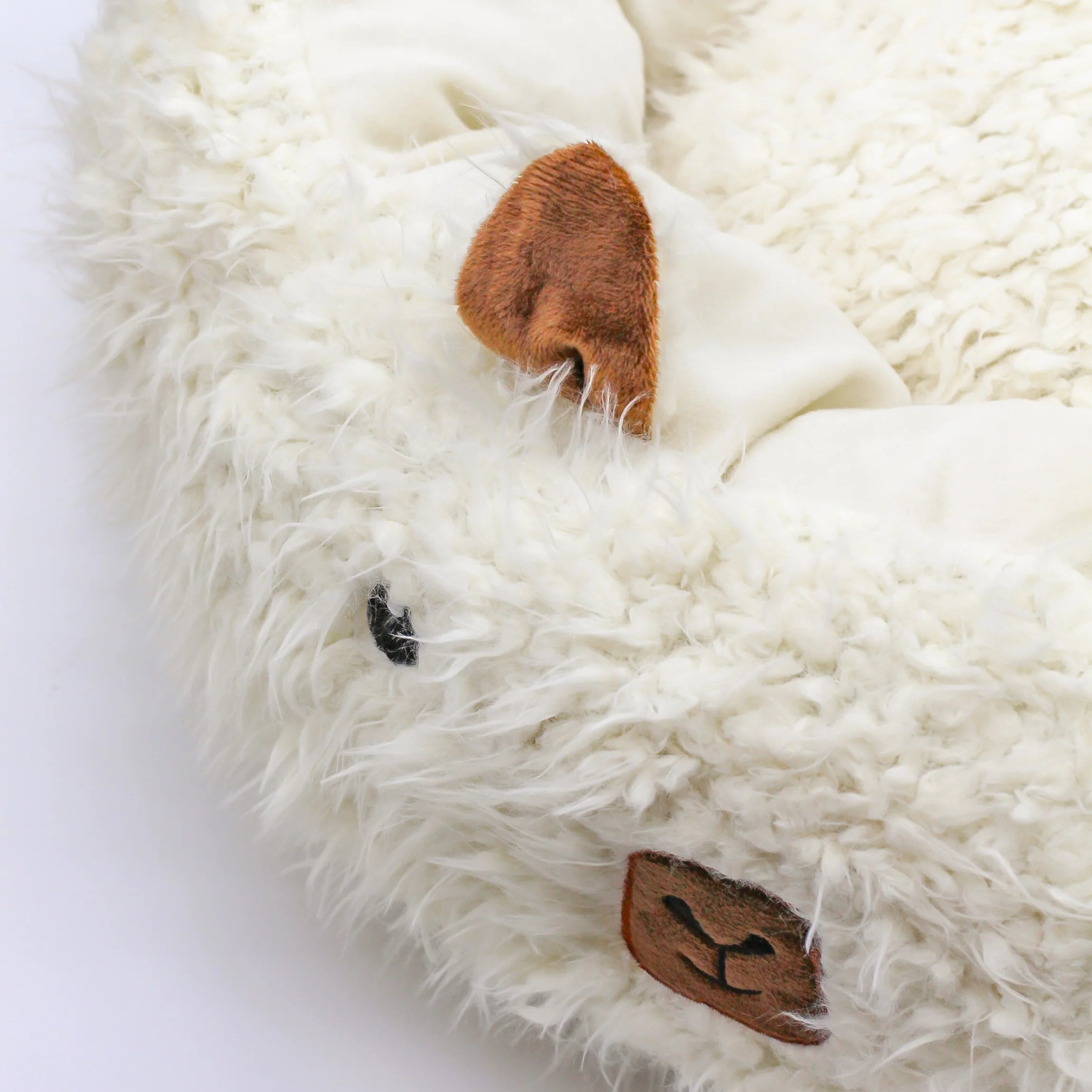 Alpaca pet bed