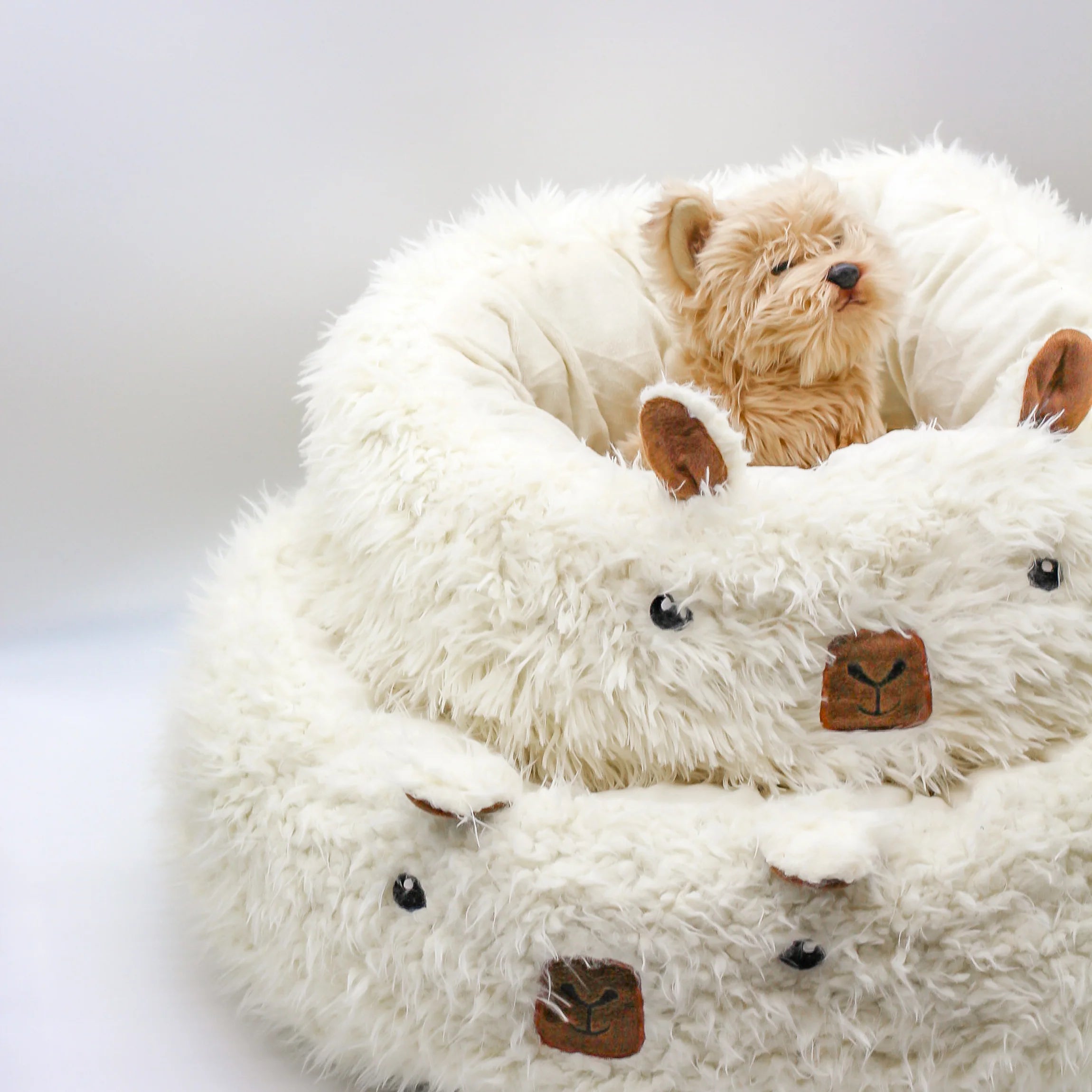 Alpaca pet bed